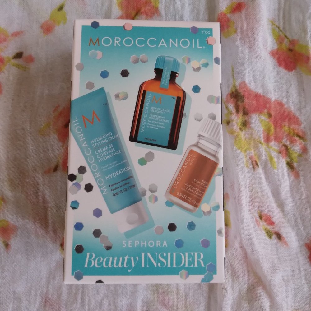 Sephora deluxe samples box of MoroccanOil - must bundle